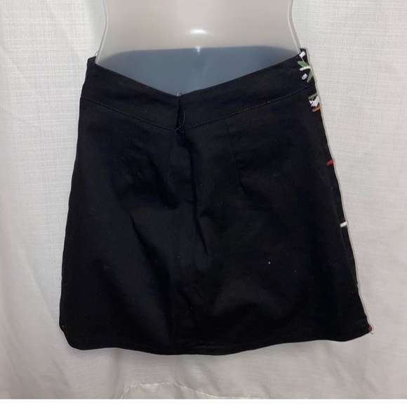 Lulus embroidered skirt - Picture 3 of 3